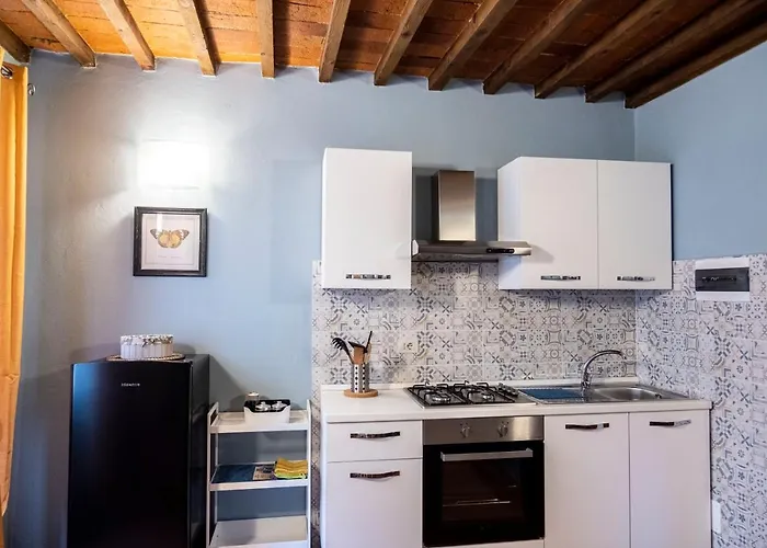 Residenza Roma アパート ピストイア